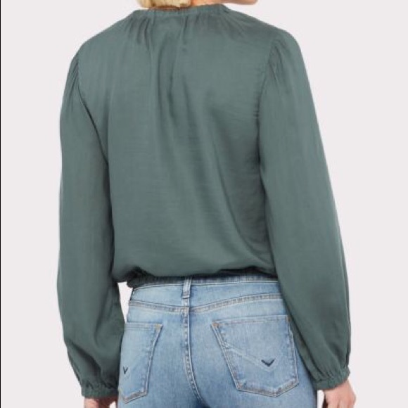 Cloth & Stone Elastic Shirred Blouse - Picture 2 of 9